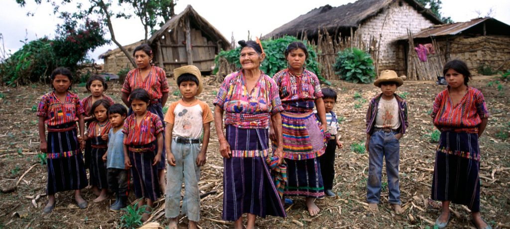 Protección de los pueblos indígenas, de los niños y de los trabajadores de la salud, transición hacia una economía verde y estrategia de Guatemala frente al COVID-19… Escucha las noticias del miércoles